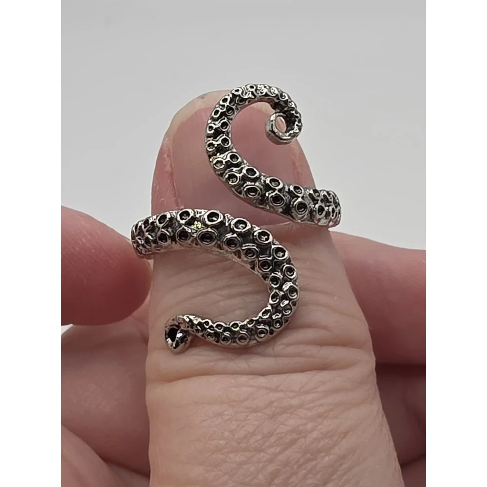 Silvertone Octopus Tentacles Women's Ring OSFA